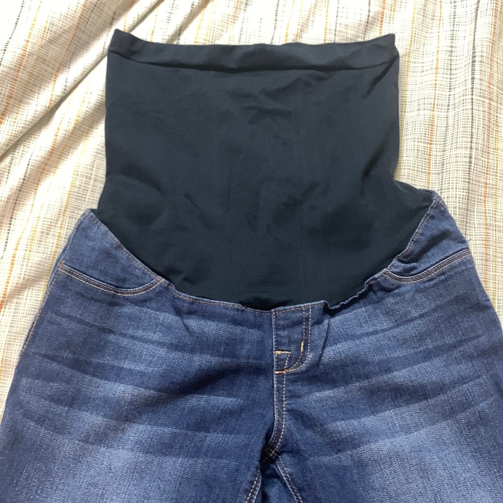 1822 maternity jeans, size 28. Gently used.
